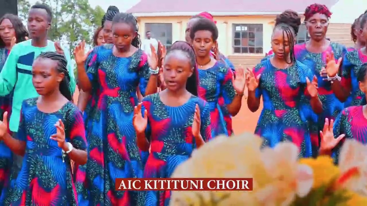 AIC KITITUNI CHOIR wakiimba kwenye mazishi, Machakos, Kiima Kimwe