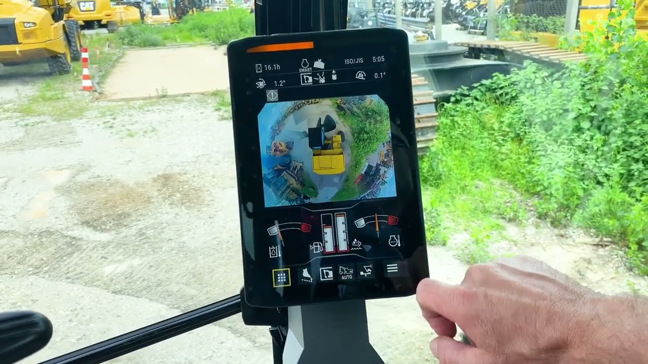 Cat® 323 NextGen