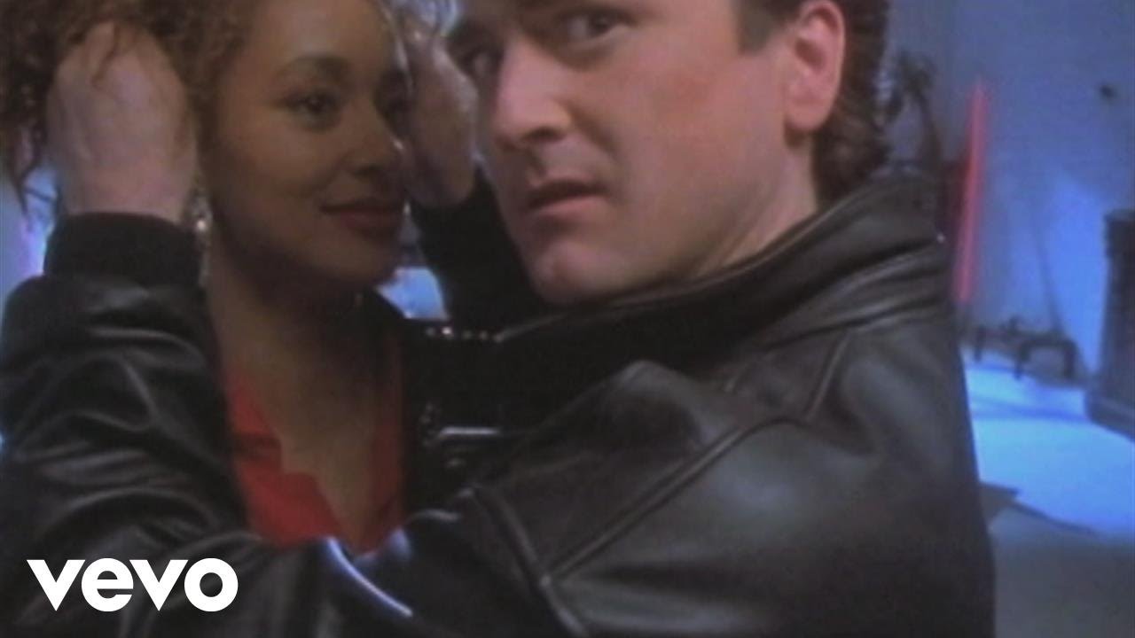 Les McKeown - Love Hurts And Love Heals (Official Video) (VOD)