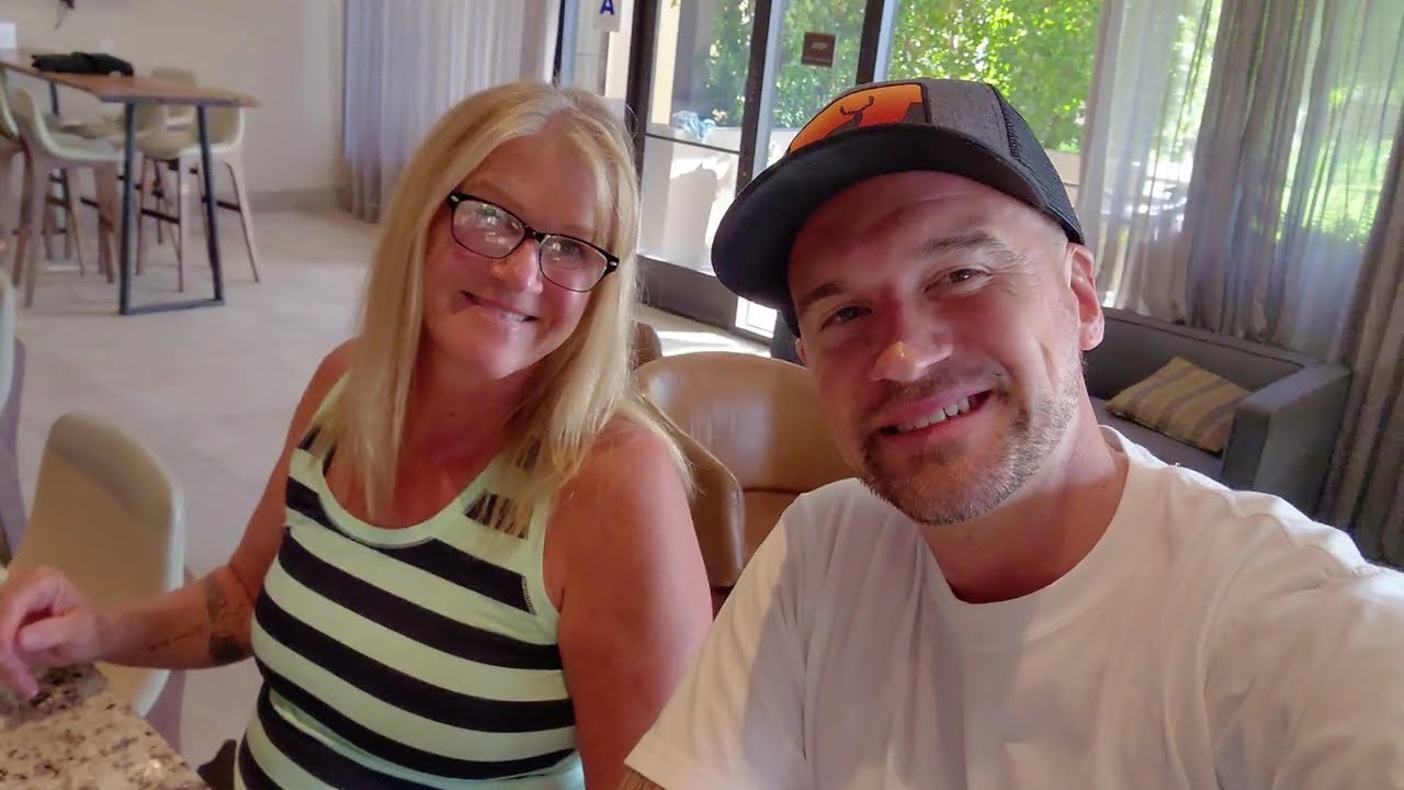 Experience The Ultimate Doubletree Hilton Palm Springs Hotel!