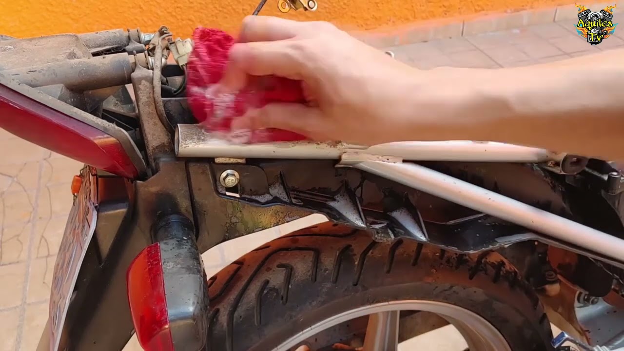 Como Limpar e Restaurar o Chassi da Moto Encardido