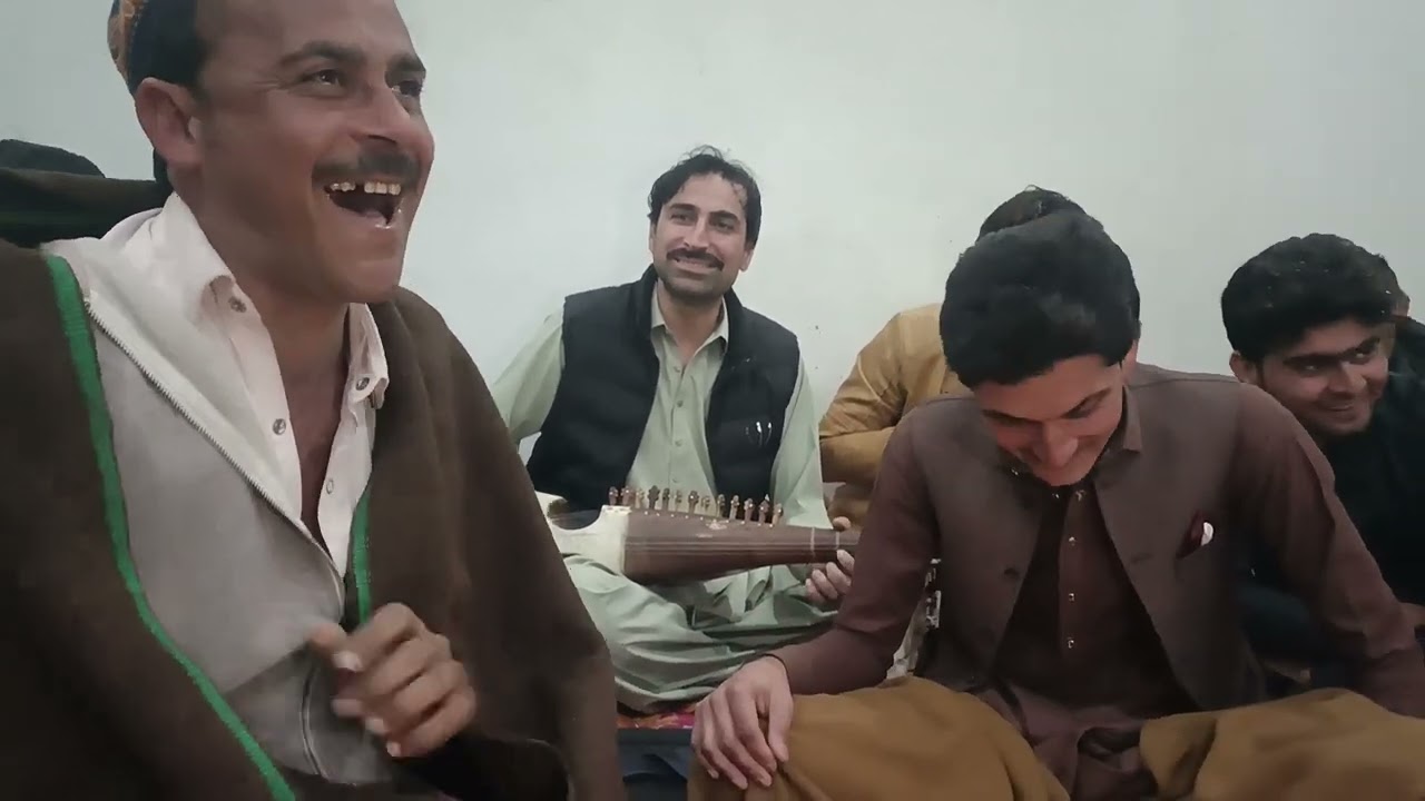 ڈیرہ خطرناکہ مقابلا  دہ مصرو اعزاز عوامی او پپو استاز     03119535836