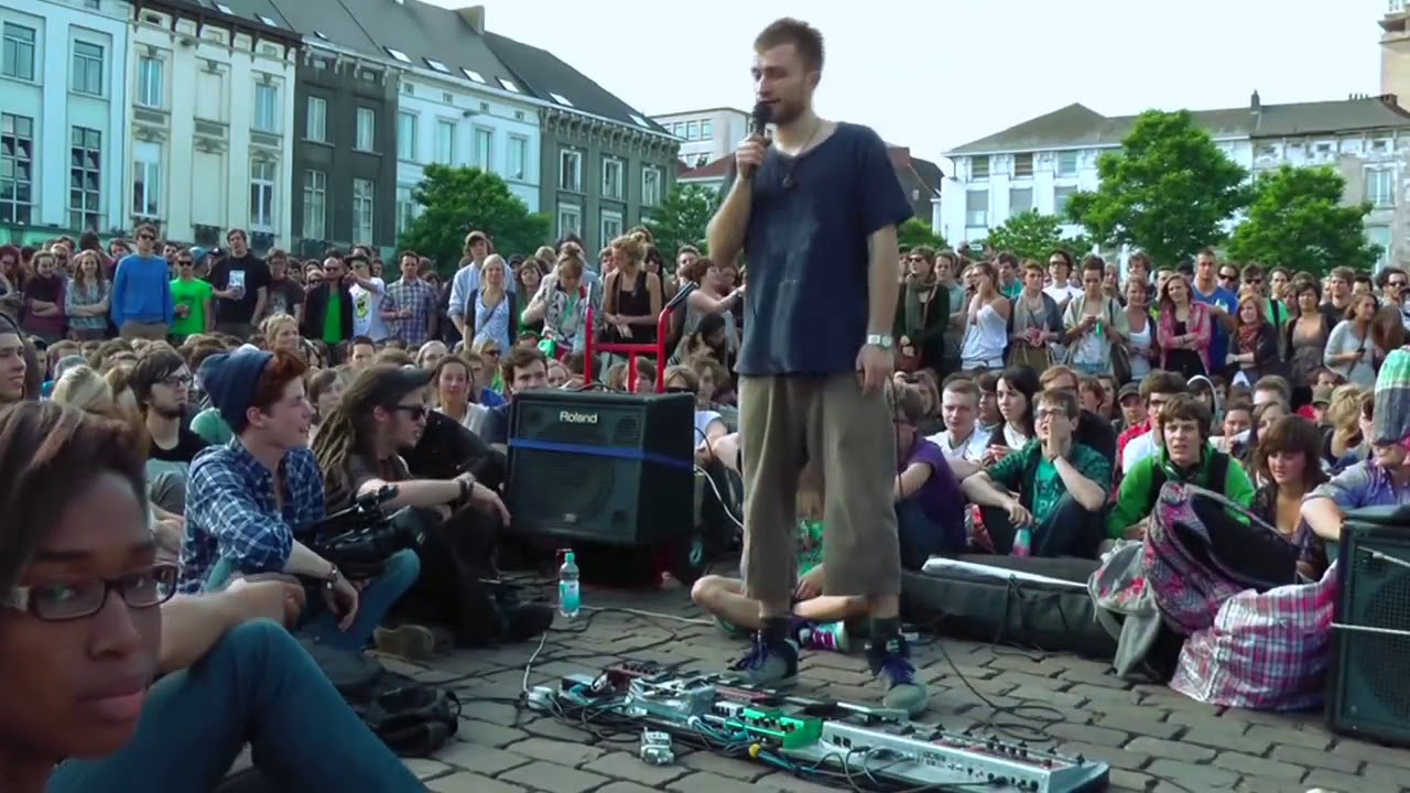 Dub FX featuring Flower Fairy Street Performence live in Gent Belgien