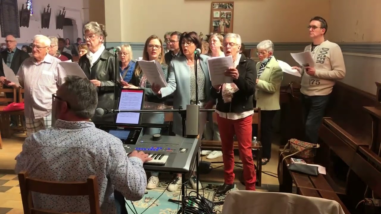 Par toute la terre il nous envoie