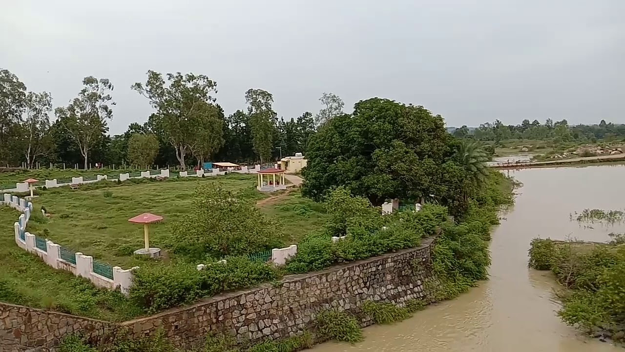 Water flowing, Khadka Dam Umerkote.