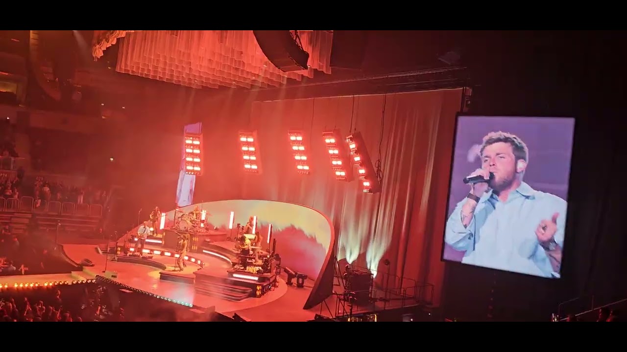 Alex Warren - Finding Family on the Road Tour (Live in D&uuml;sseldorf 2026) [Full Performance]