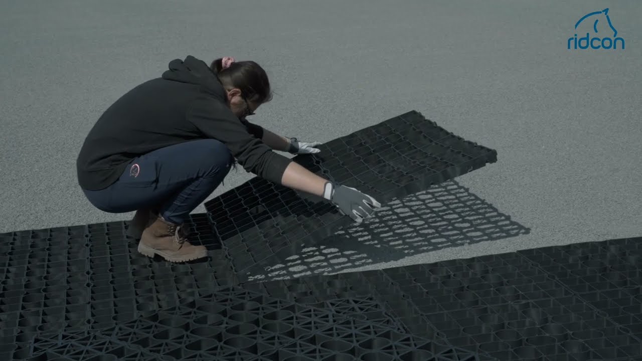 Bau eines matschfreien Paddocks mit Ridcon ProGrid® RG40