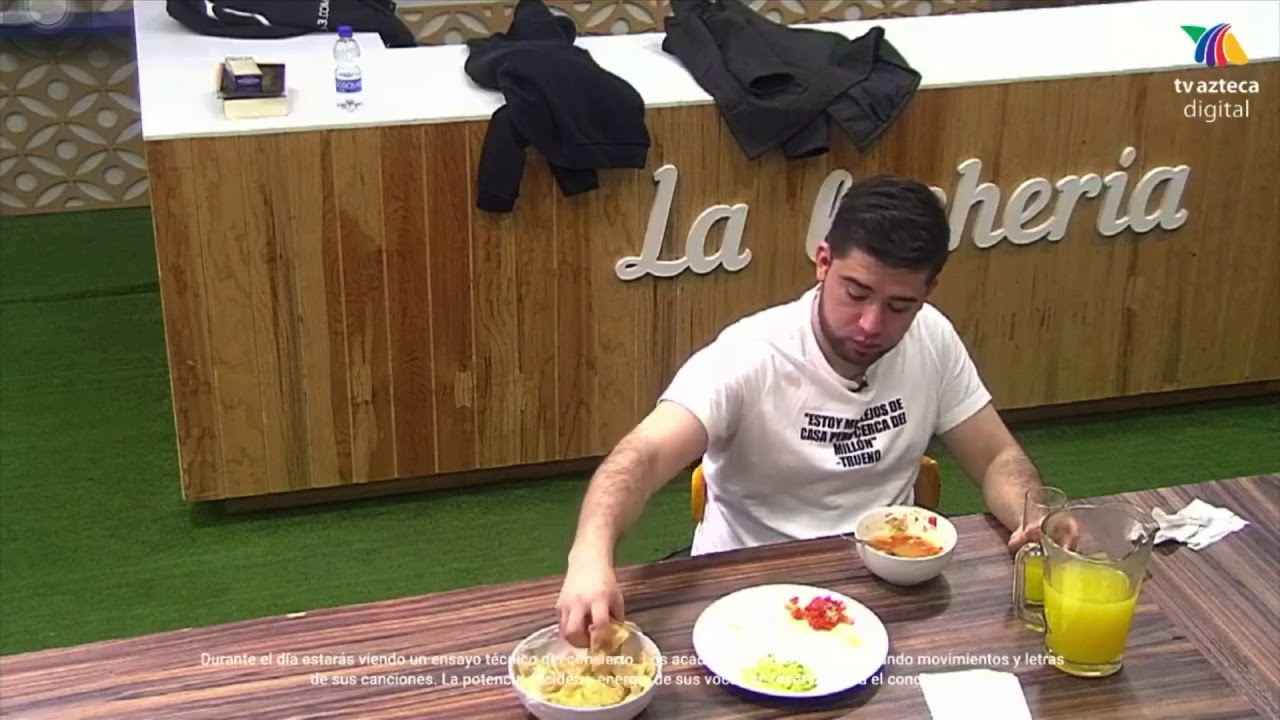 DENNIS SE PONE CELOSO DE ANGIE POR CARLOS | LA ACADEMIA