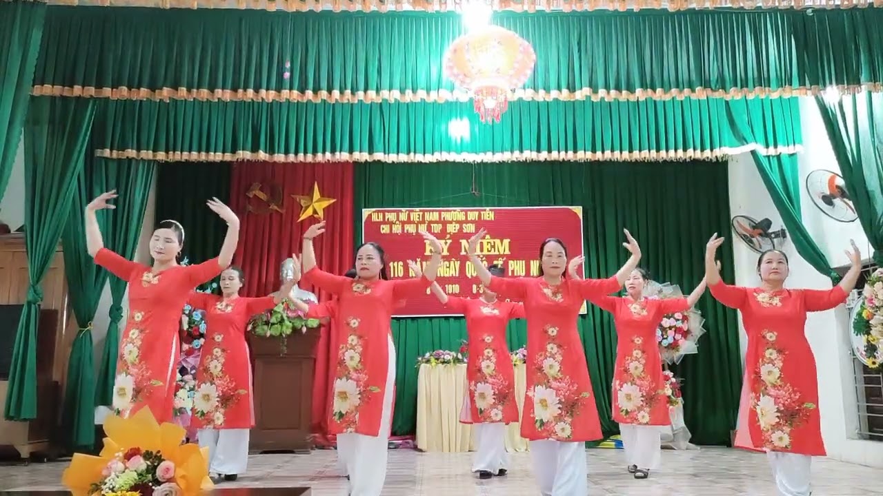 giao thừa chào xuân  dân vũ TDP điệp sơn biểu diễn 