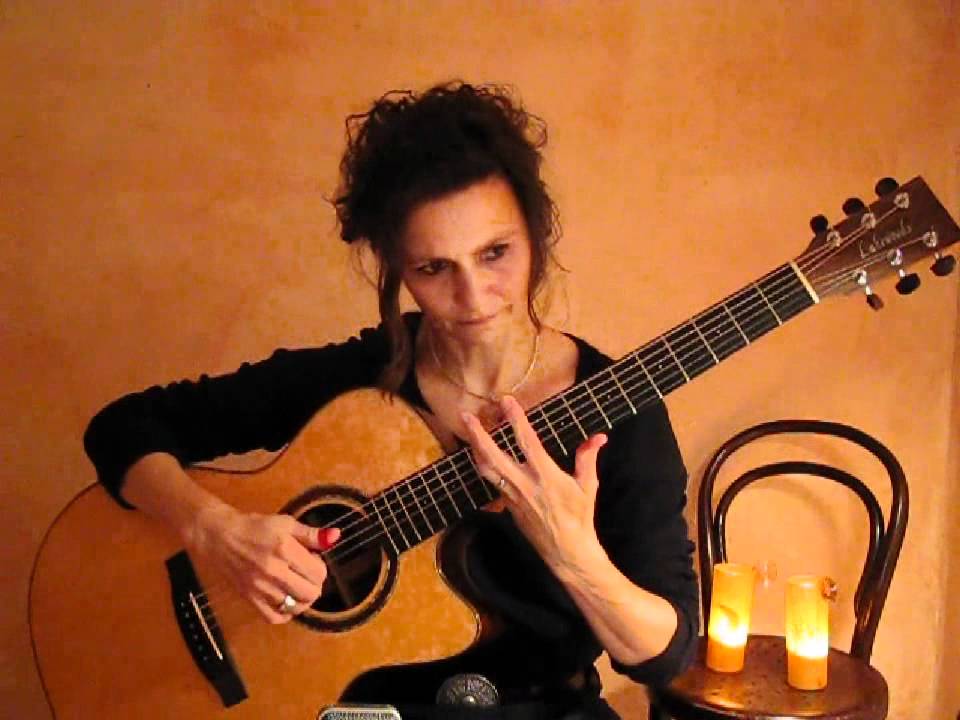 Francisco Tárrega - Estudio in E-minor - performed by ManuEla