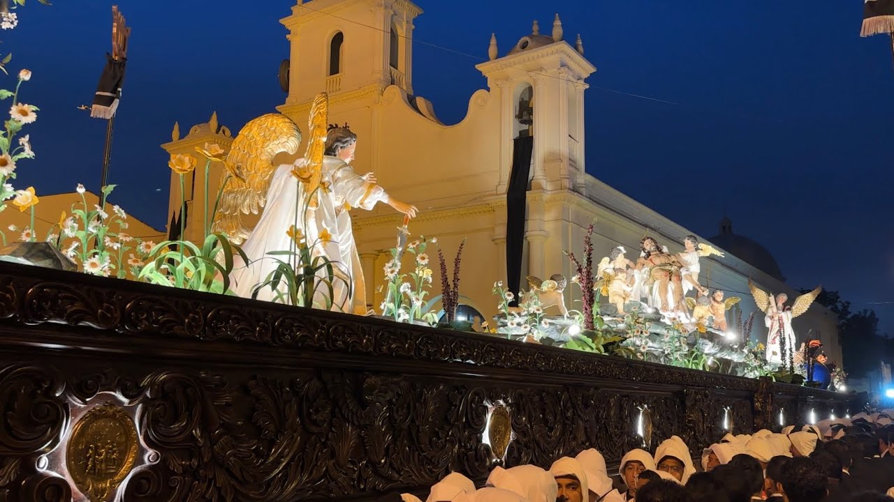 Dolor, Consuelo y Alegr&iacute;a / Se&ntilde;or Sepultado de La Recolecci&oacute;n por Santa Catalina, Viernes Santo 2025