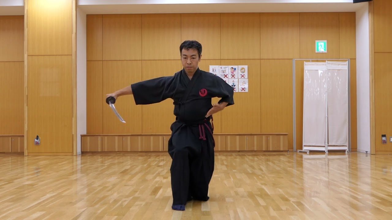 居合道の演武：居想無外流の居合形