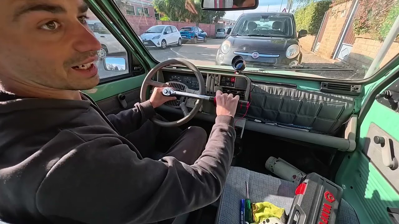 Come Smontare (e Rimontare) il Volante della Panda 900