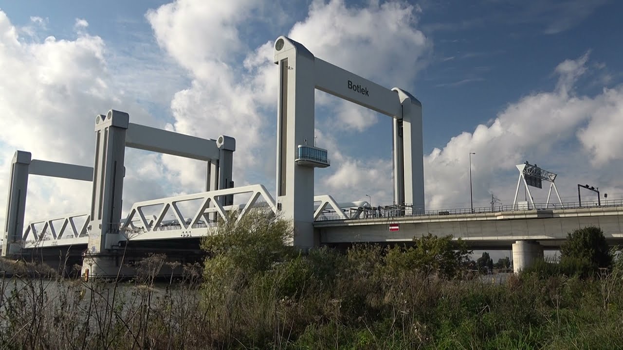 BOTLEK BRIDGE: LARGEST VERTICAL LIFT BRIDGE IN THE WORLD!