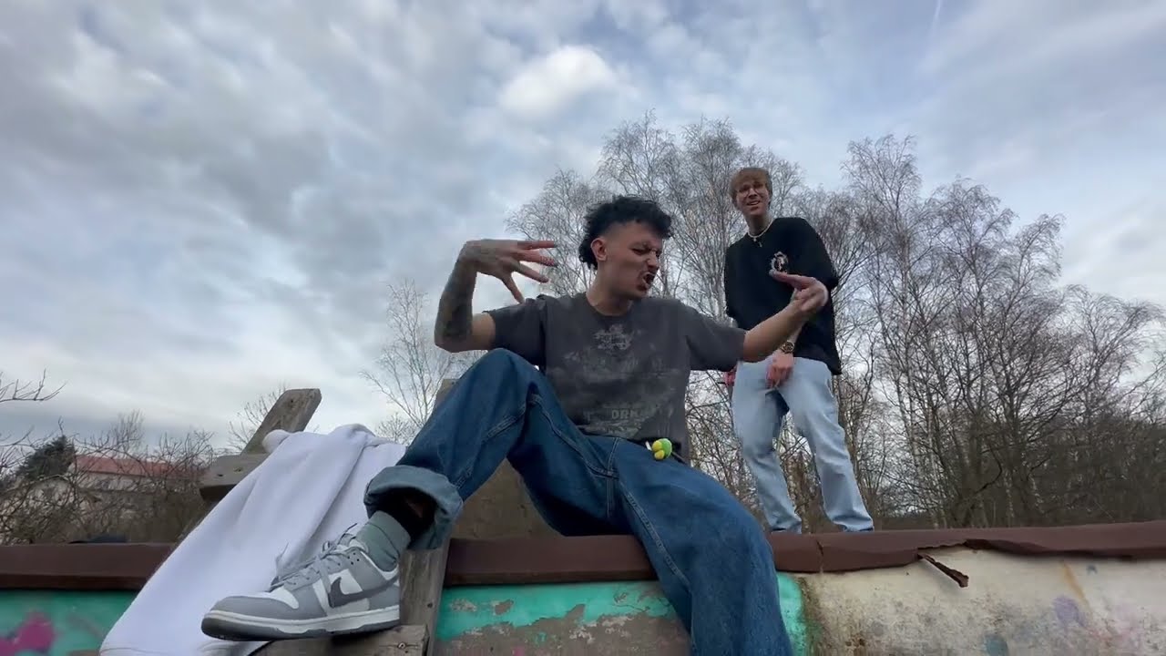 K€K$íK ~ Wlci z Ball$TR€€T /feat. DonNey
