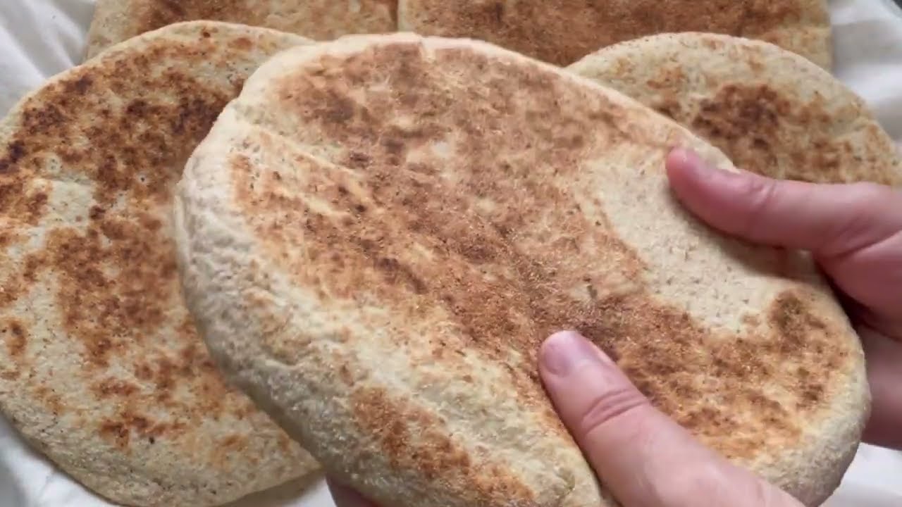 خبز الطاجين او المطلوع  المغربي بدقيق القمح الكامل ودقيق الفرص