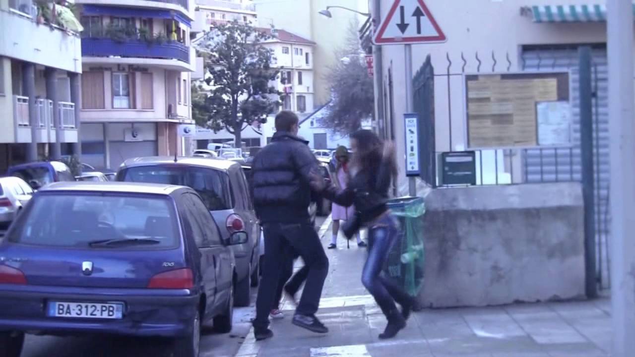 HANDICAP - Bande Annonce - Faux concours.wmv