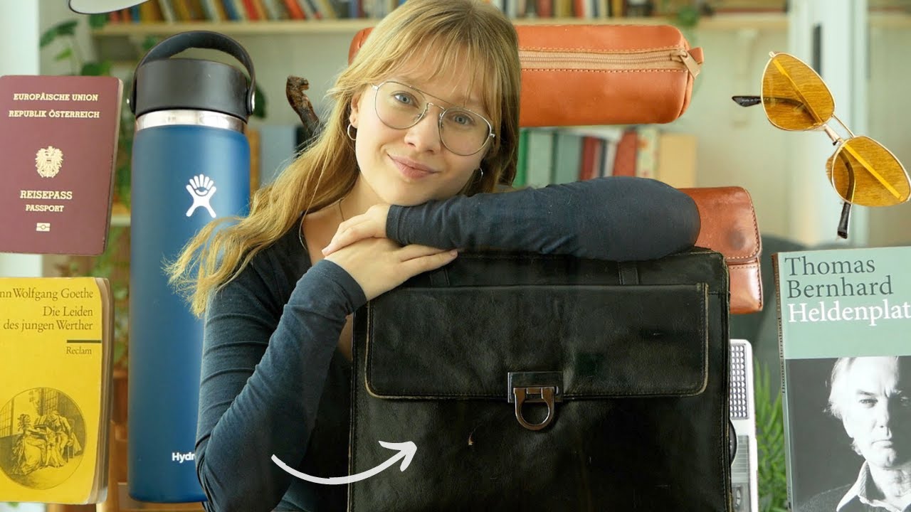 What's In My Bag? 📒 🖋 *Literature Student Edition*
