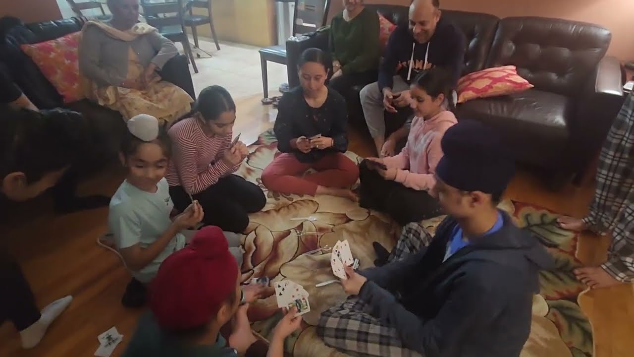 Fun night playing games with friends and family! Check out Unfiltered comedy playing Spoons game 😄 