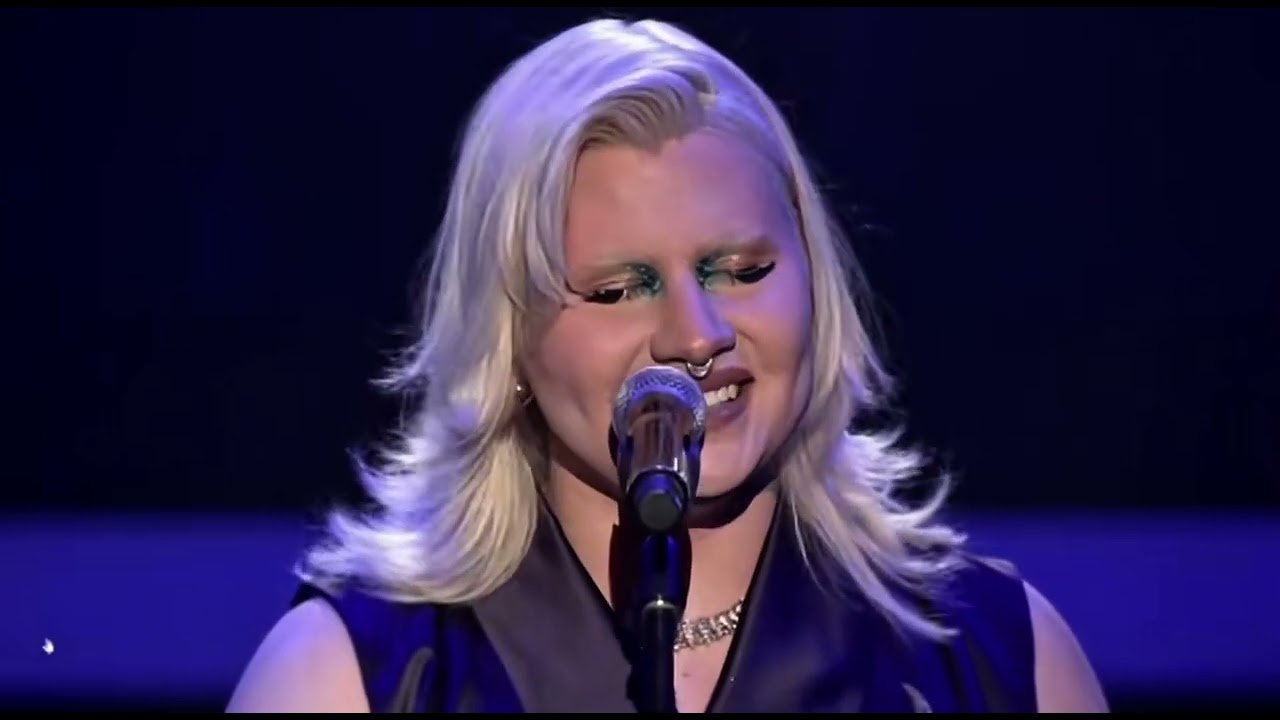 Bell Éter canta “Stay” da Rihanna na Rodada de Fogo do The Voice Brasil 