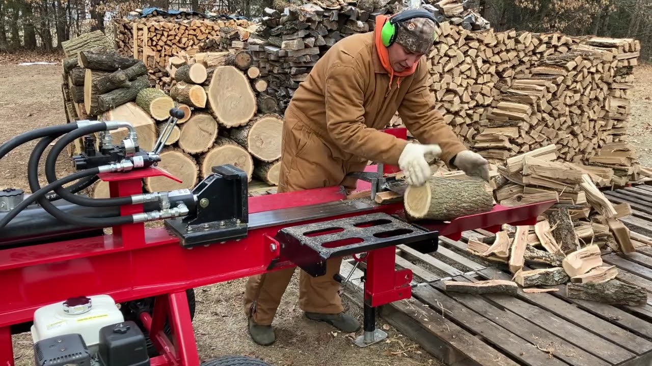 Splitting Firewood with the Wolfe Ridge 17RS