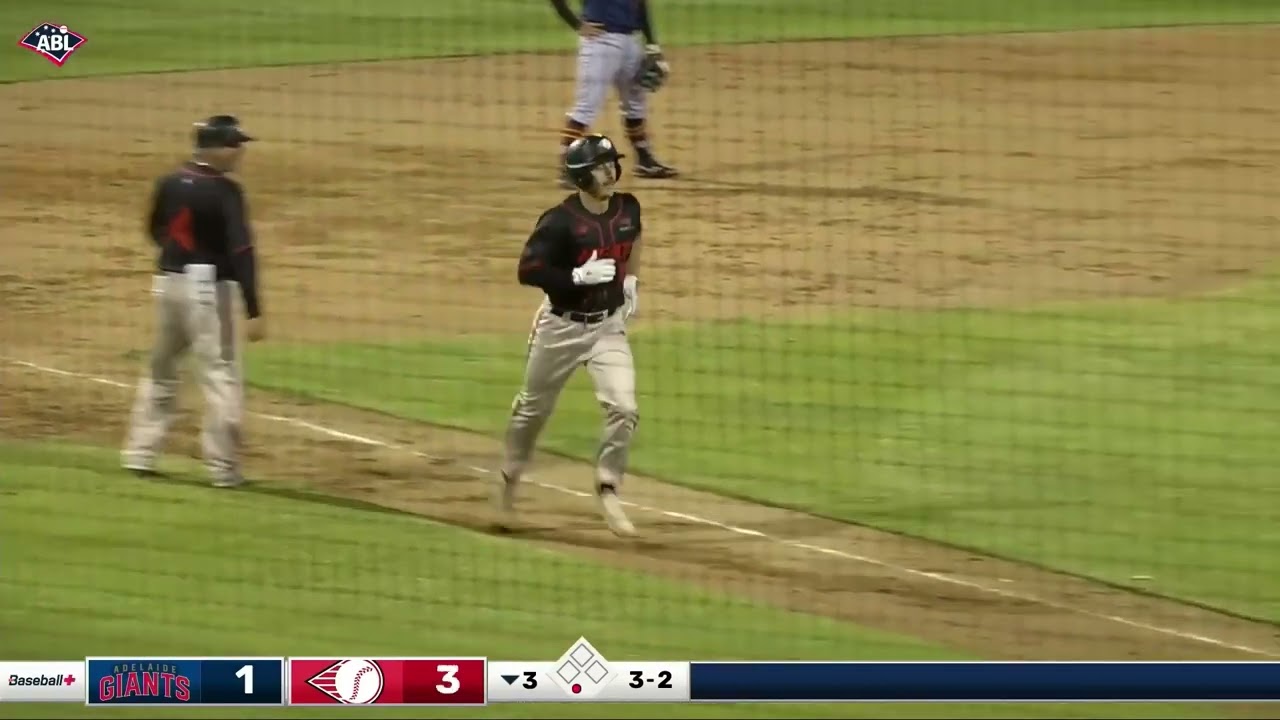 Alex Hall crushes his first homer of the 2025-26 Australian Baseball League season