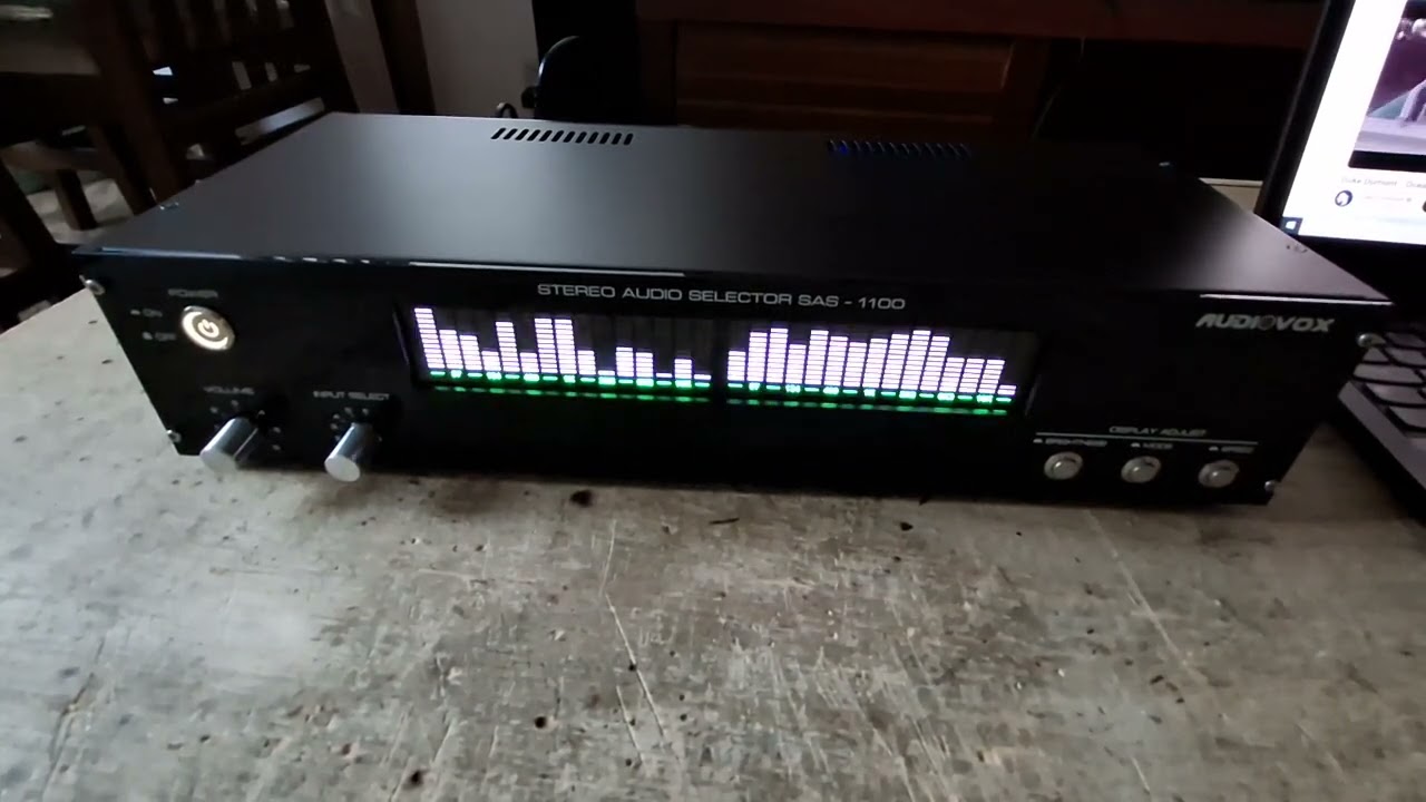 Seletor de áudio e VU meter SAS-1100 - Audiovox Brasil