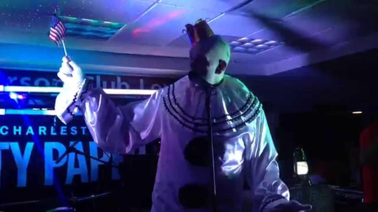 Puddles the Clown sings national anthem at Best of Charleston 2014