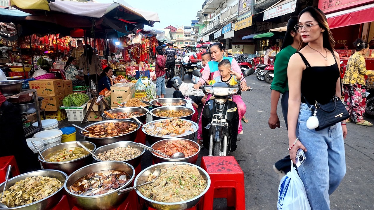 Best Cambodian Street Food 2026 - Walking Tour in Chba Ampov Market, Phnom Penh City