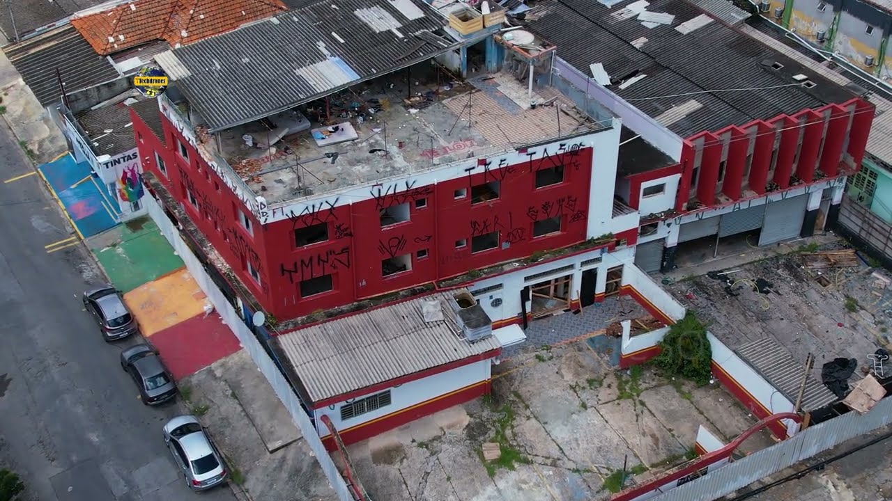 OBRAS FUTURA ESTAÇÃO CHÁCARA DO JOQUEY O LOCAL COMEÇA RECEBER TAPUMES PARA COMEÇO DOS TRABALHOS