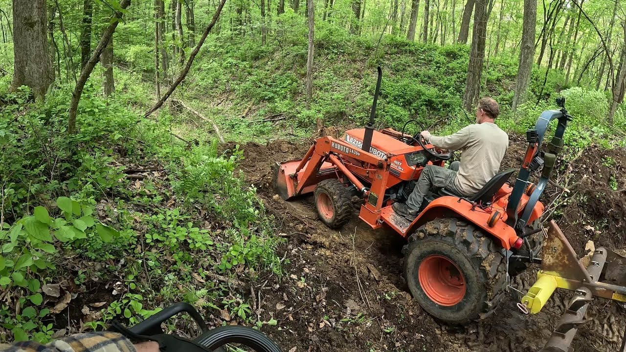 Создание трасс с помощью Kubota B2150