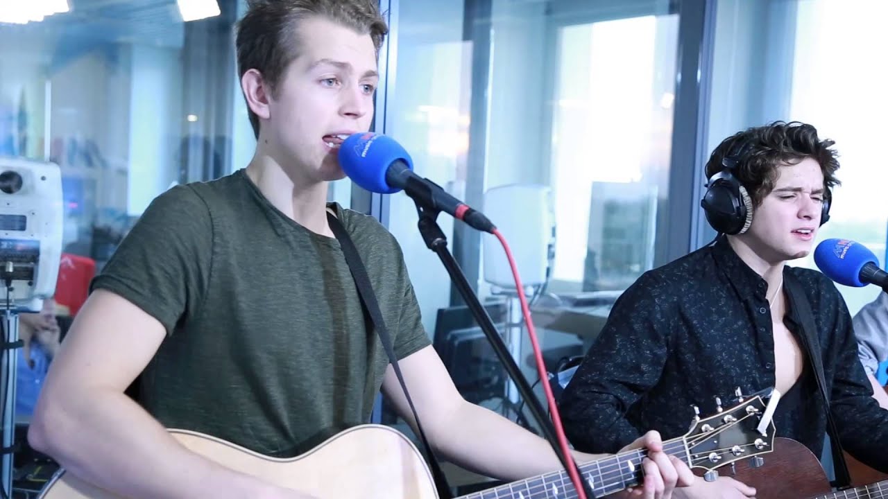 MNM: The Vamps - Somebody To You [Live]