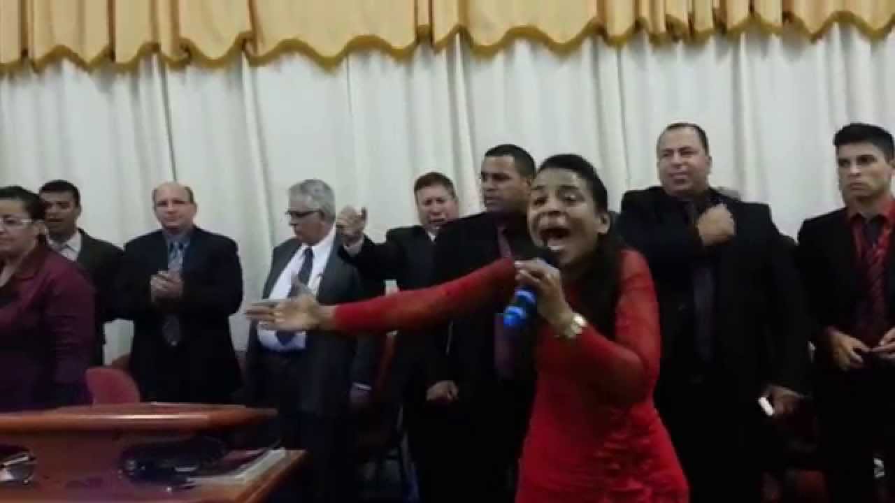 Valquíria Oliveira na Assembleia de Deus _Congregação Jd Redenção Pastor Mauro