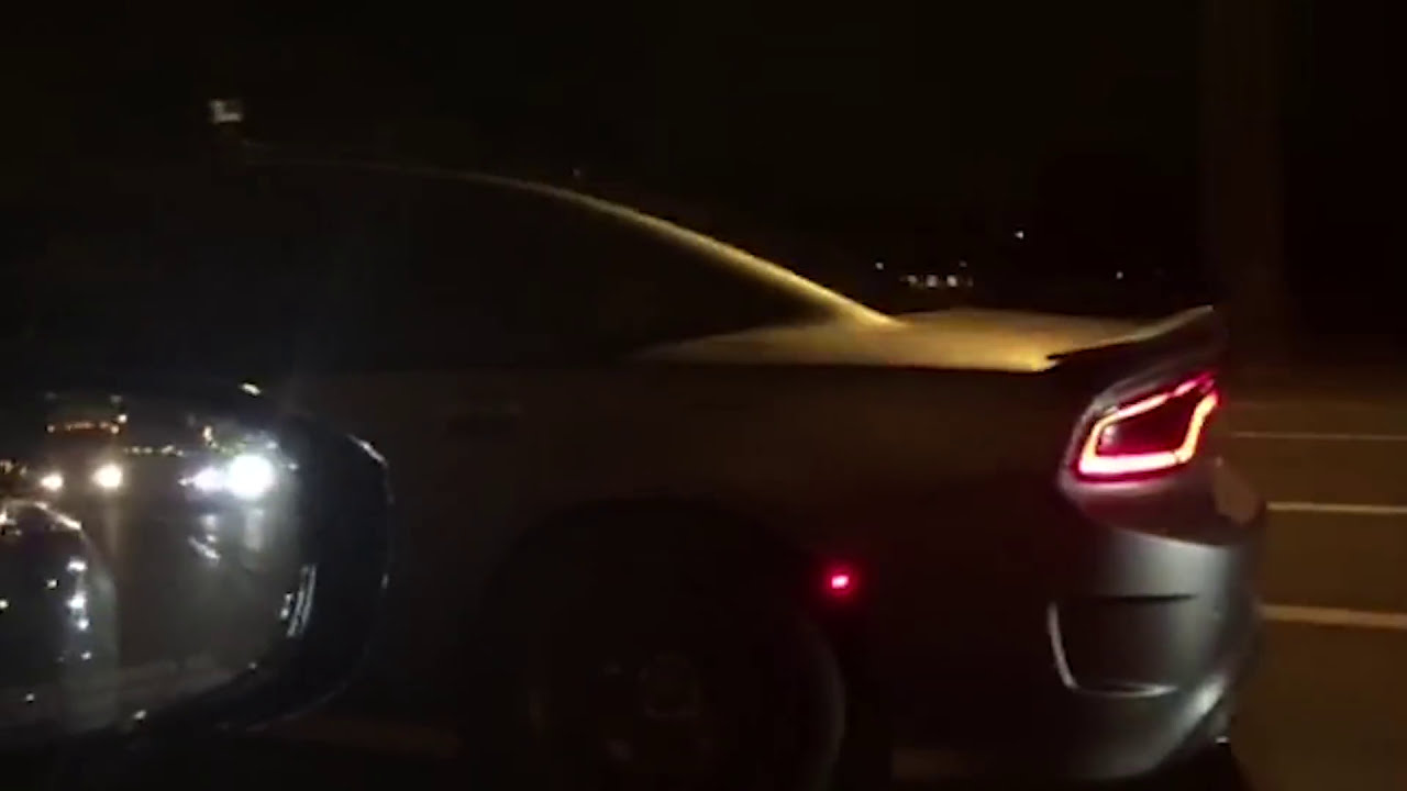 Hellcat Charger vs R35 Nissan Skyline GTR