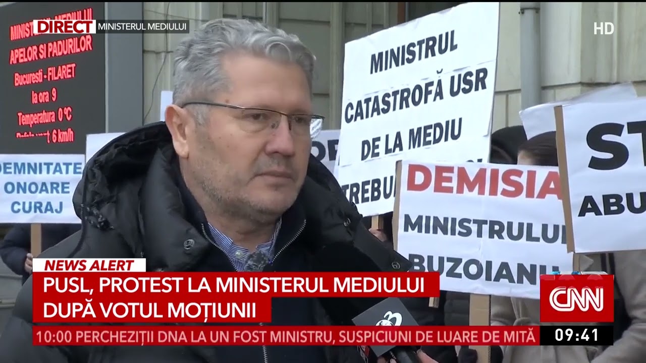 Protest la Ministerul Mediului. Se cere demisia Dianei Buzoianu