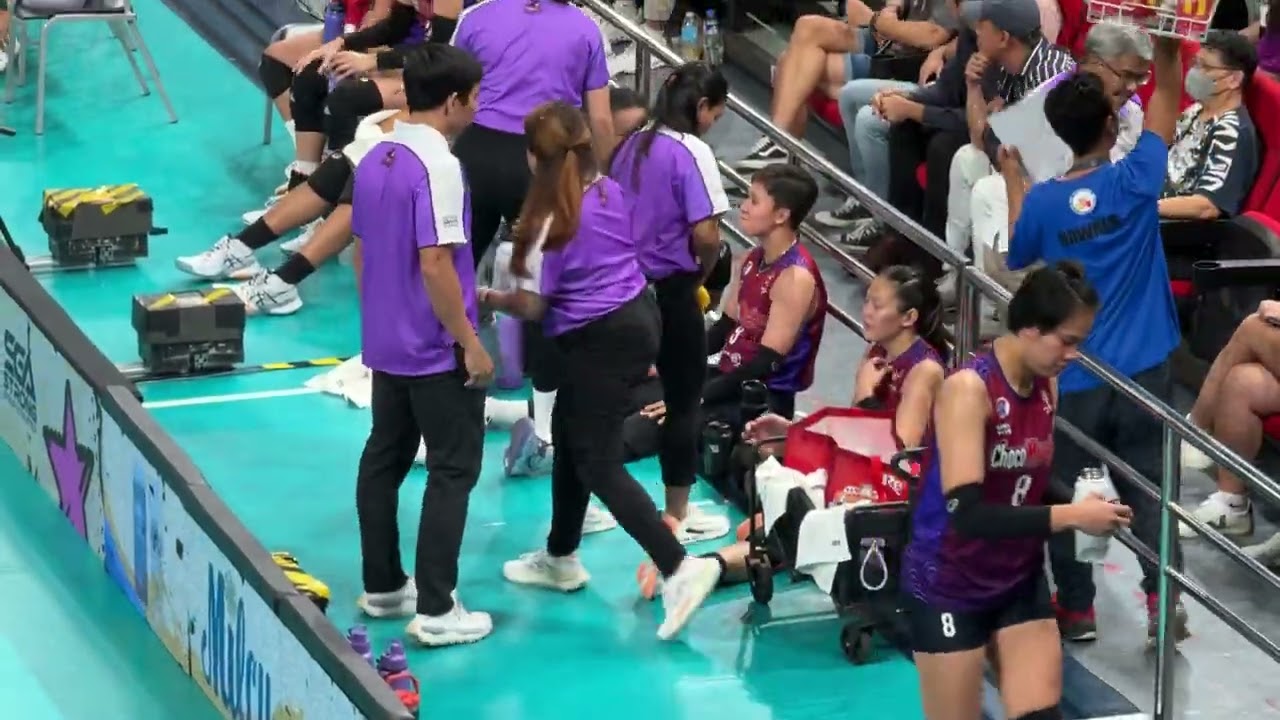 Gerald Anderson + Choco Mucho in one frame  #PVL #PVLHighlights #CIGNAL #CMFT #KatTolentino #sisi
