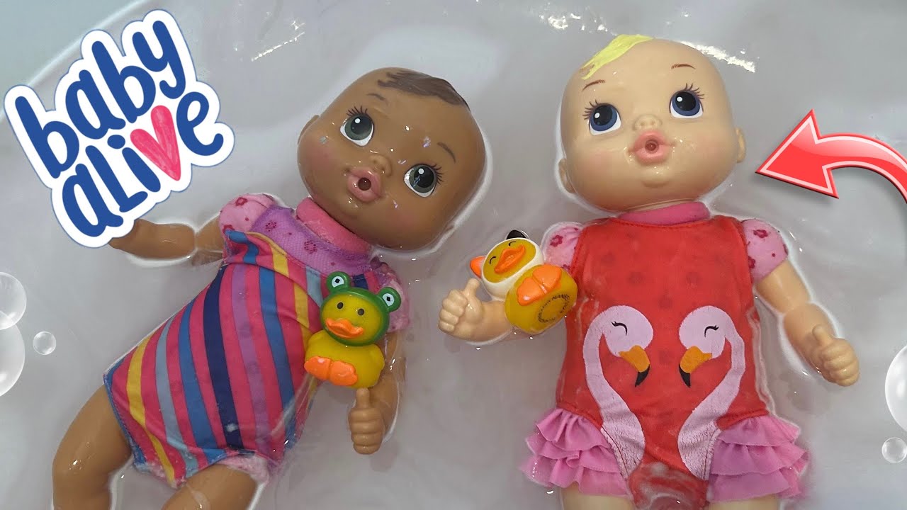 BABY ALIVE newborn girls swimming in the Bath 🛁