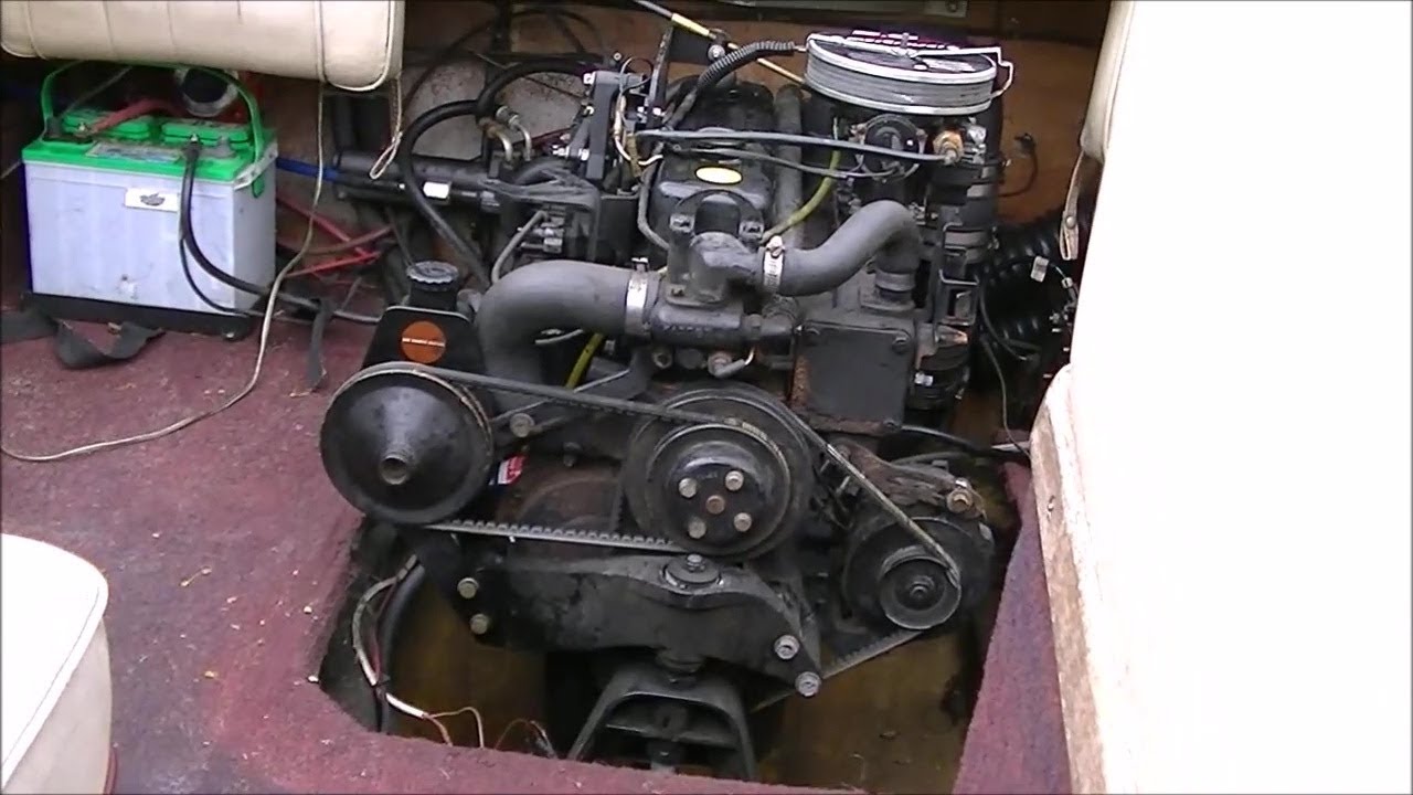 1986 Four Winns 170 Horizon - Cold Start - First Start of Season