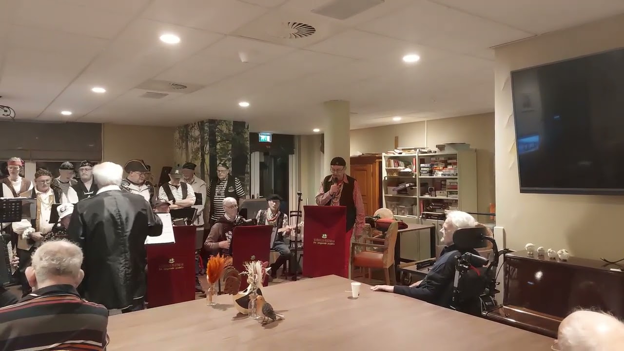 The pirate song tijdens Optreden bij verzorgingshuis de klaarbeek in epe op 12-03-26 