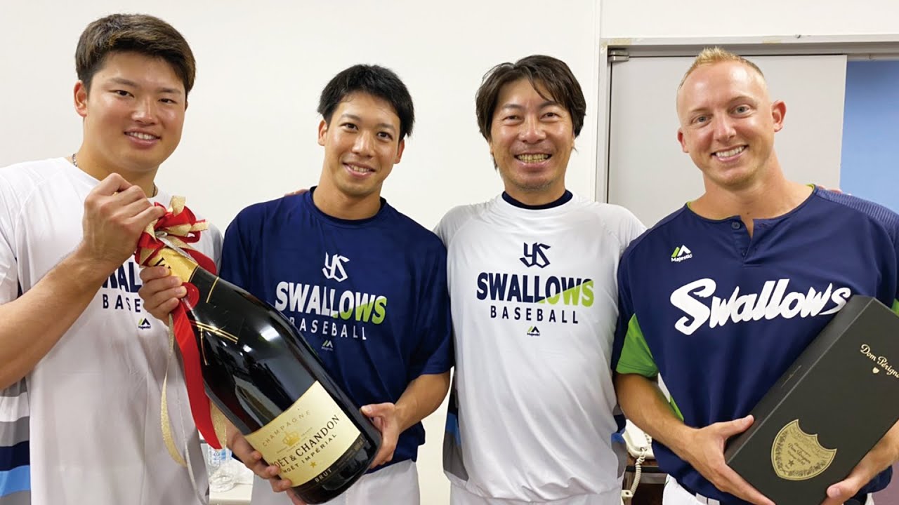 おかえりなさい！山田哲人選手、村上宗隆選手、マクガフ投手！高津監督からサプライズ！