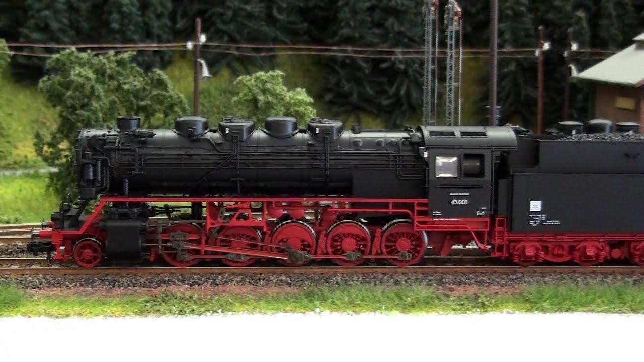 BR 43 001 auf der Modellbahnanlage 
