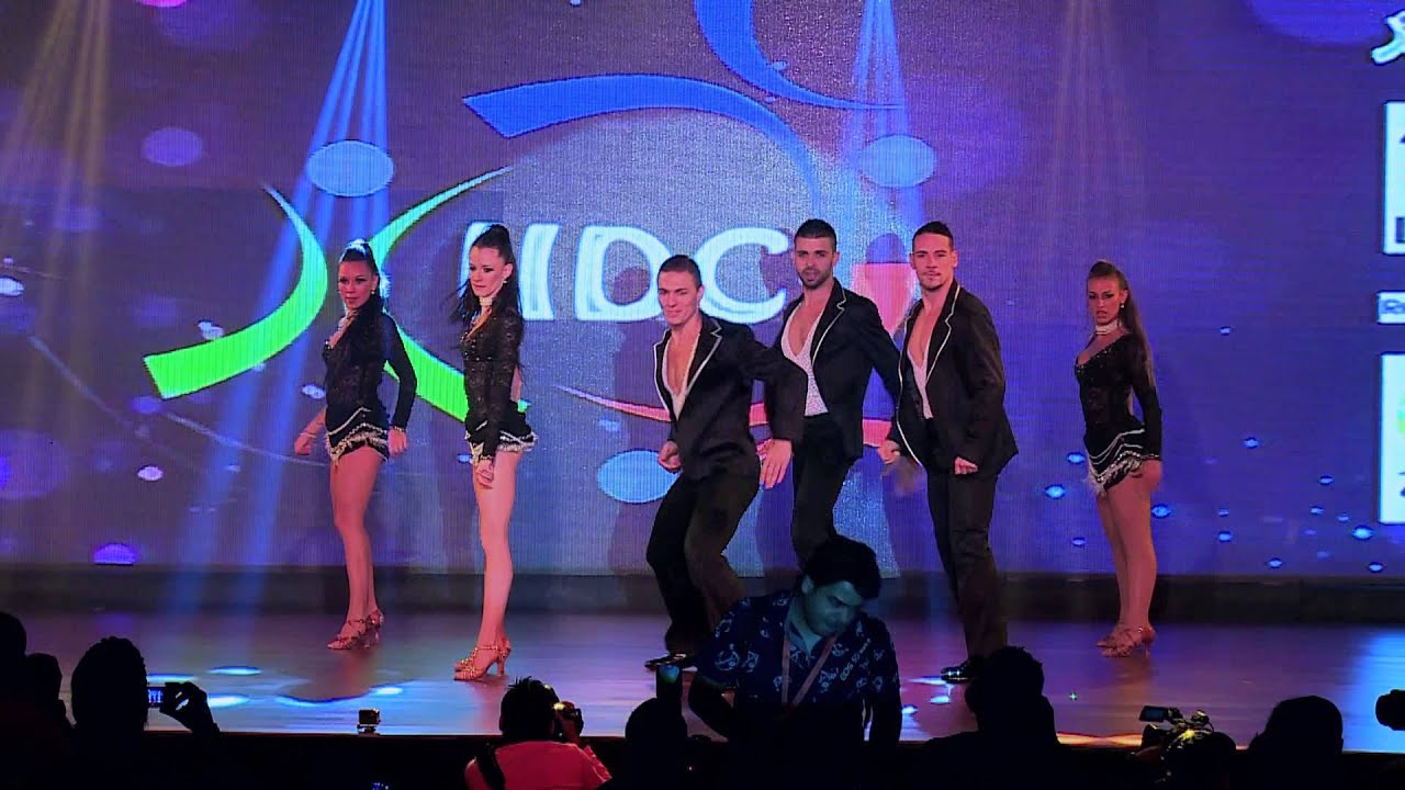 IIDC 2014: Andrea and Silvia Bachata Performance