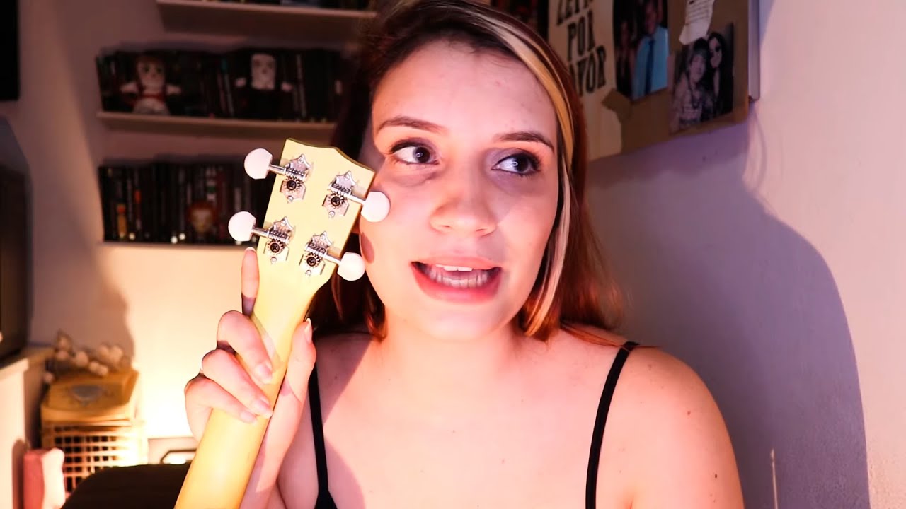 uma versão fácil de coffee da beabadoobee no ukulele