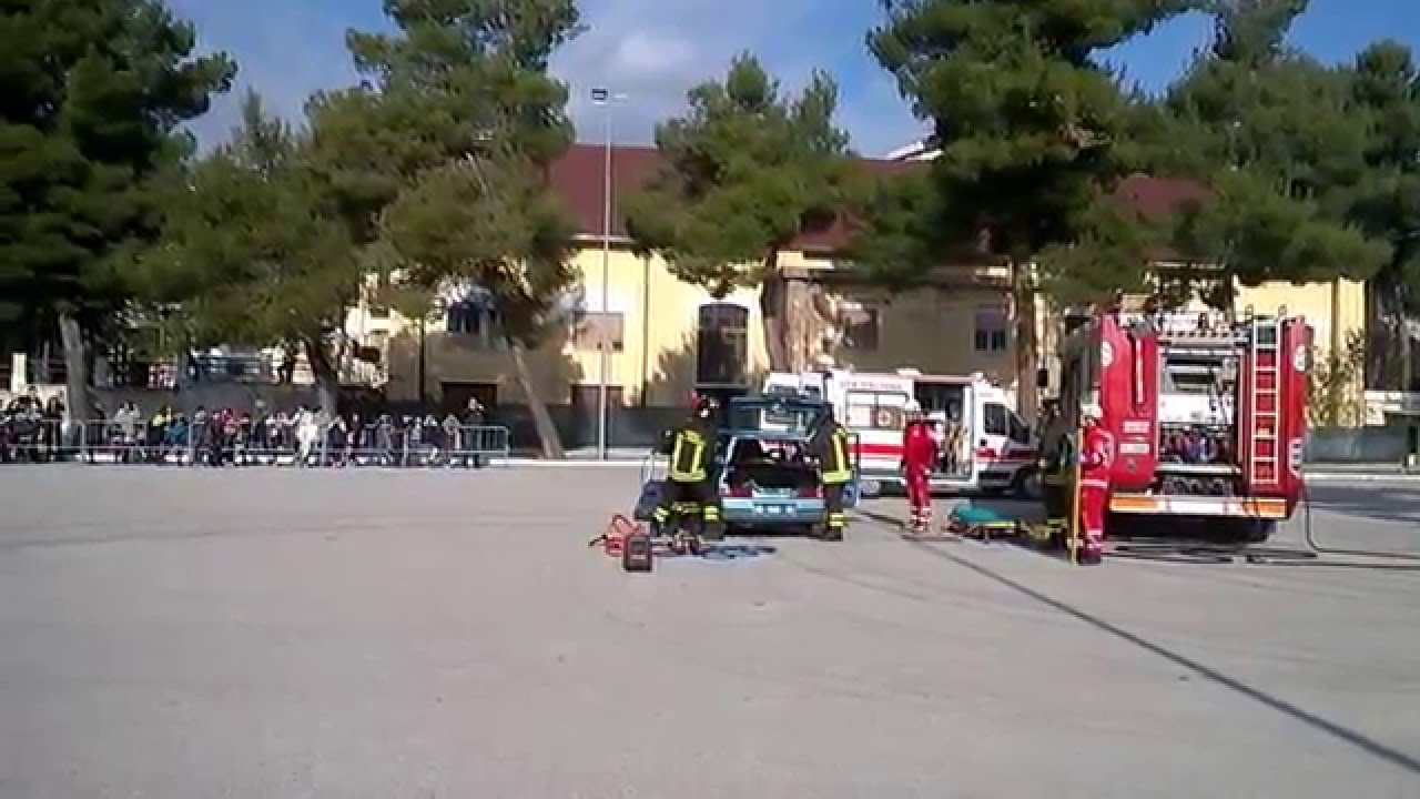 Simulazione incidente stradale Vigili del Fuoco Teramo