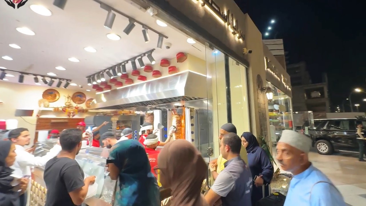 اشهر  سلسلة مطاعم من ساحة الحرم النبوى الشريف هام جدا للزوار والمعتمرين والحجاج