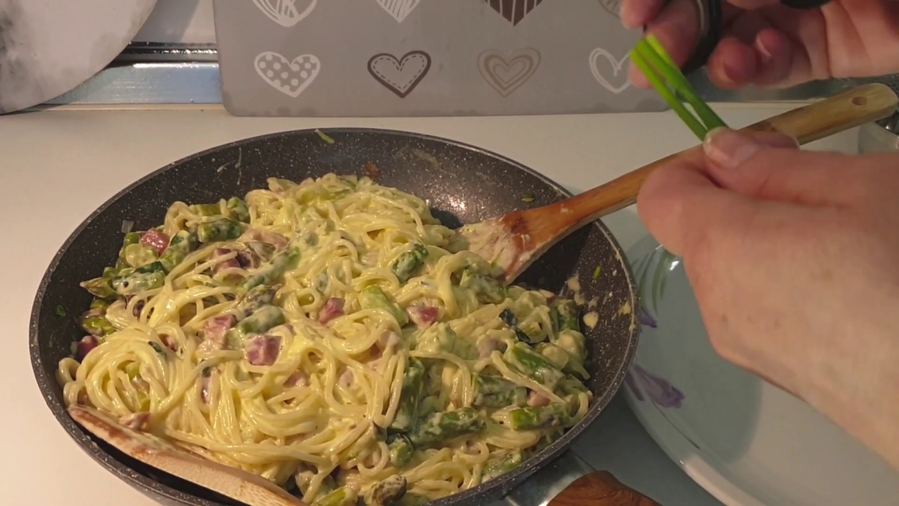 Zelene šparoge s tjesteninom/Grüner Spargel mit Pasta/Green Asparagus with Pasta