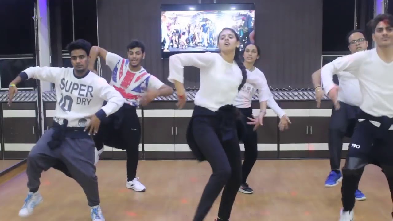 Hdvidz in Nashe Si Chadh Gayi Dance Steps  Befikre  Dance Choreography