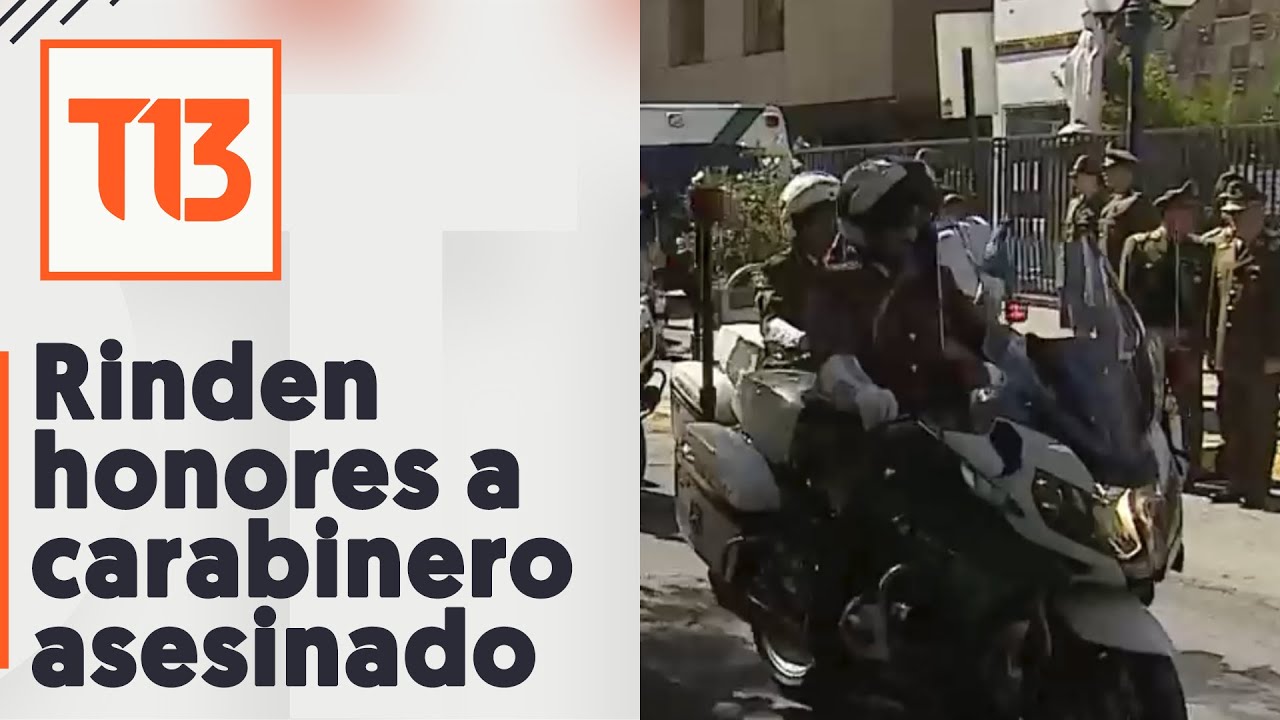 Carabineros le rinden honores al féretro del cabo Daniel Palma