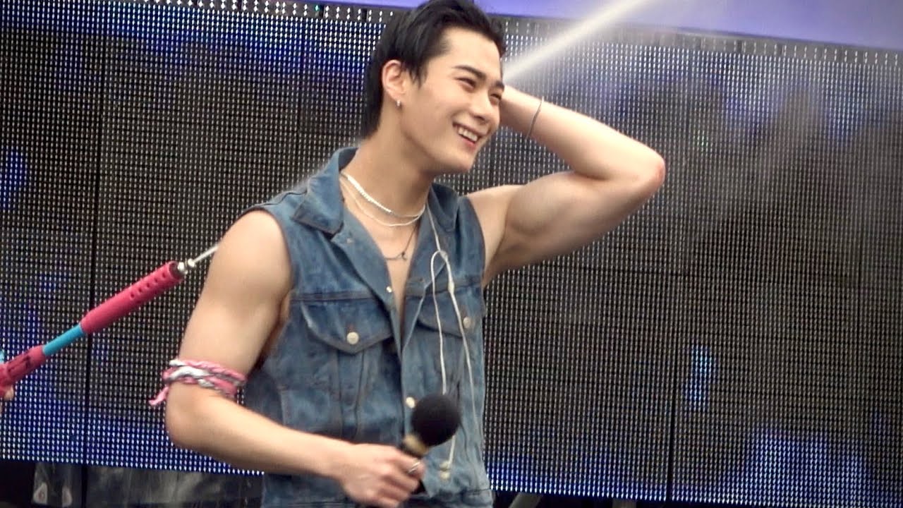 220730 워터밤 GHOST TOWN 문빈 직캠 I WATER BOMB MOONBIN FOCUS CAM