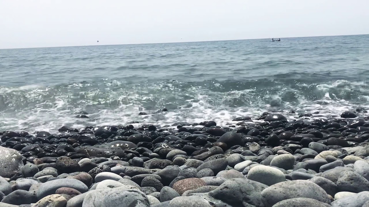 V&aring;gsvall,vatten,v&aring;gor,stenar,av stressande ljud